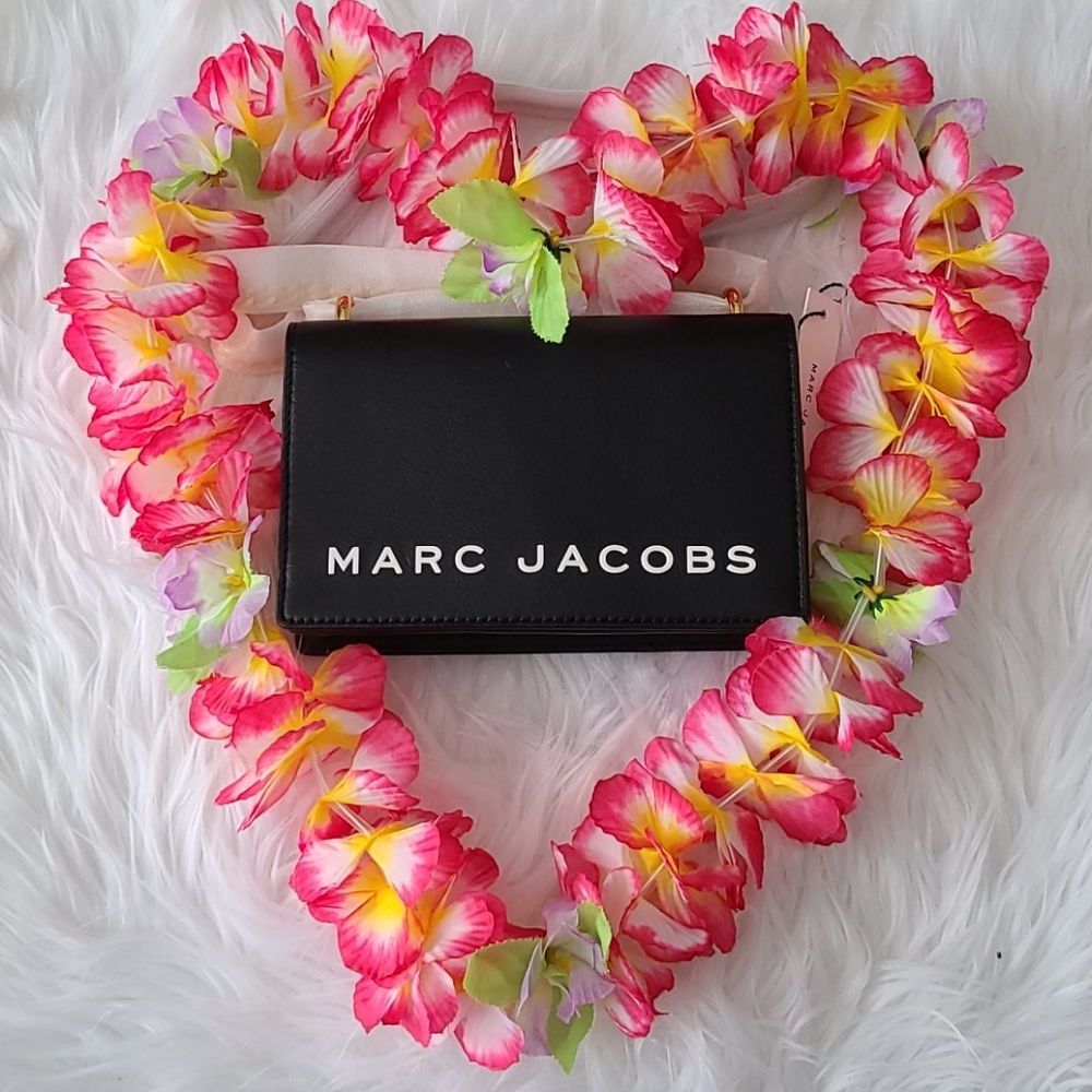 MARC JACOBS LOGO CHAIN CROSSBODY